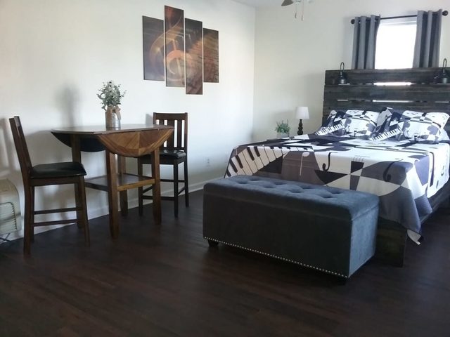 Music studio getaway, close to entertainment!