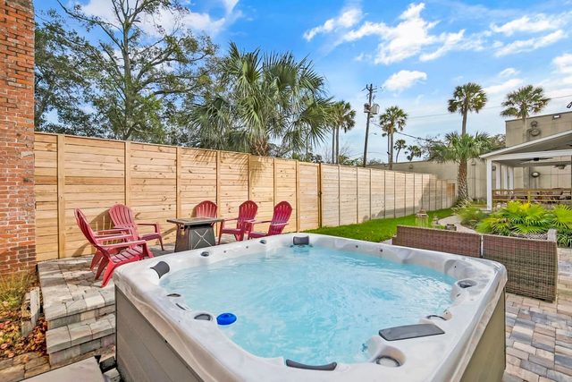 Stay in A Castle In St. Augustine, Hot Tub, Fireplace