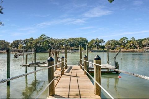 On the Canal, New Dock, Kayak, Bikes, Beach Gear