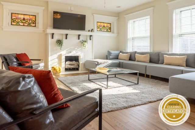 Magnolia on the Park Spacious 4BR ABODEbucks