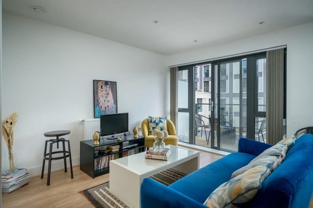 Wandsworth, London 🏡  Stylish One-Bedroom Serviced Apartment