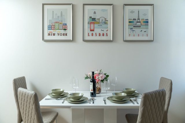 City of London Lovely Two Bedroom Apartment