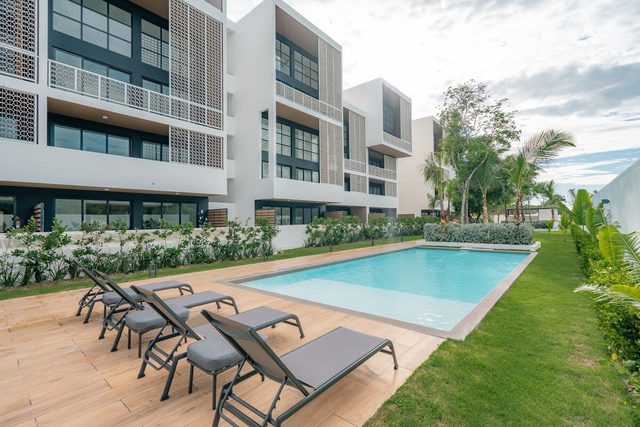 3BR Balcony & Pool in Flats at The Village
