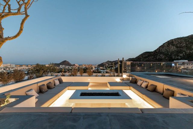 2BR Rooftop & Pool in Cardinal