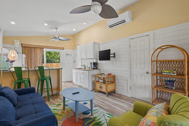 Green | The Palms Cottage Three | A Green Haven on Sanibel