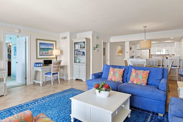 Harbour Tower 414 | Gorgeous Residence with Panoramic Water Views and Secluded Beach