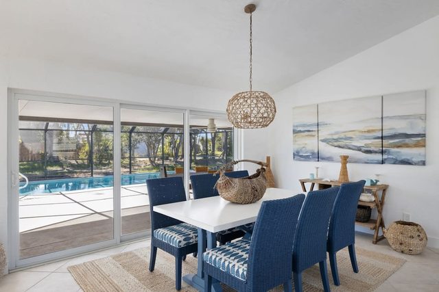 Stunning Pool Home, Steps to Beach, Free Bikes