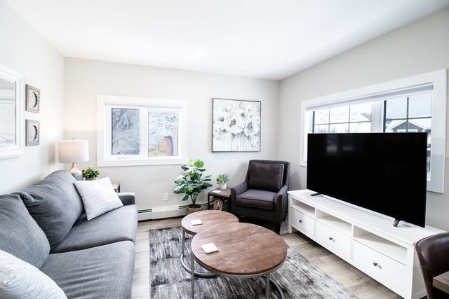 NN - The Flats on 4th #3 - Downtown 1-Bed 1-Bath
