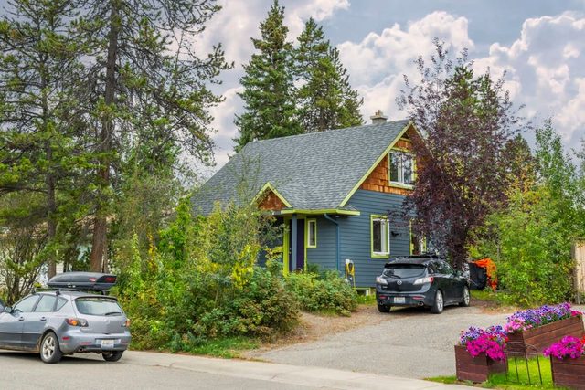 NN - The Atelier - Riverdale 1-Bed 1-Bath — Whitehorse, Yukon