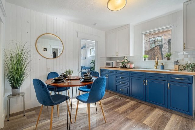 Drum Cottage | Sleeps 7 | Fenced Backyard with BBQ