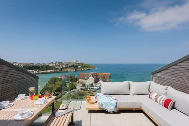 Beachfront Townhouse, Lovely Sea Views, Newquay