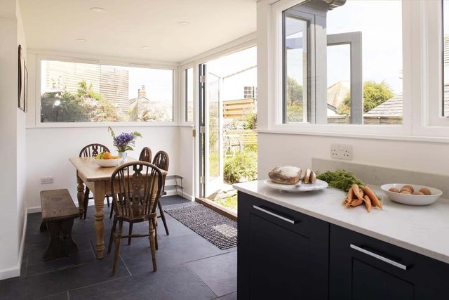 Gorgeous Cottage, Parking, Short Walk to Beach