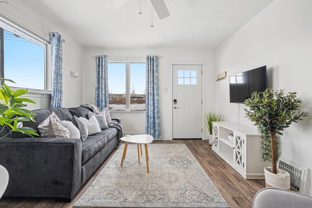 Family Retreat w/ Backyard, BBQ & Play Area — Drumheller, Alberta