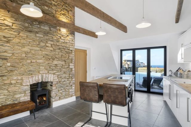 Stylish Apartment, Sea Views, Central Newquay
