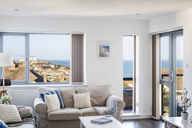 Modern Home with Sea Views, Newquay