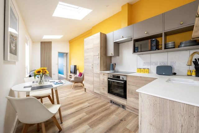 Stylish Apartment in Falmouth, nr Seafront