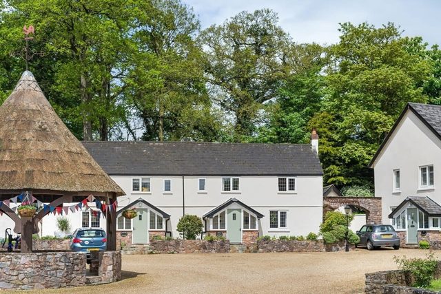 Idyllic Cottage in Heart of Devon Countryside