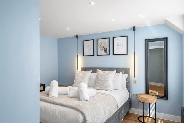Spacious Apartment, 1 Minute from Seafront