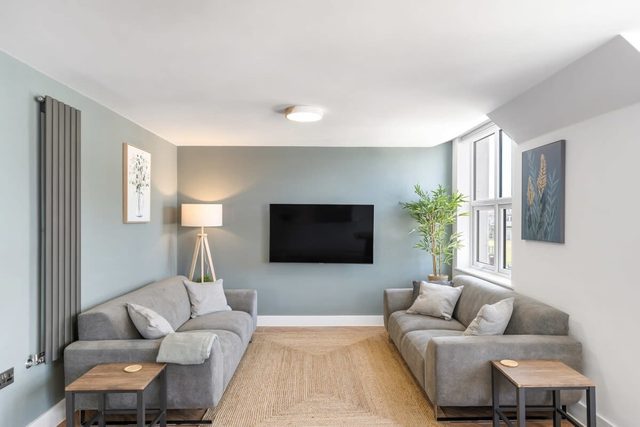 Stylish Apartment with Sea Views & Parking