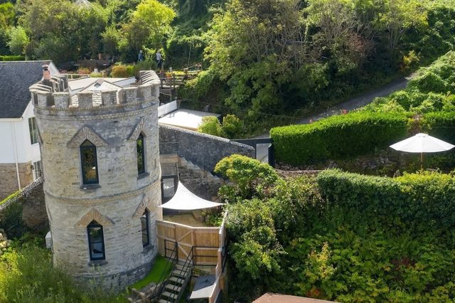Castle by the Beach with Sea Views, Portreath — Redruth, England