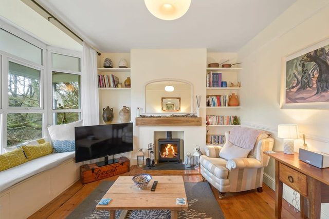 Cosy Home on the Waterfront, Private Parking — Looe, England