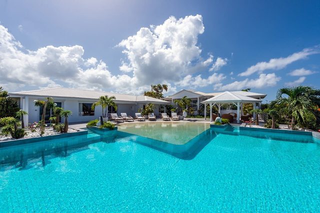 Mandalay (5 bedrooms) - Villa with pool and paddle court, Terres Basses, St. Martin