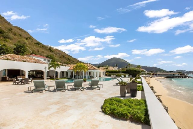 Petite Plage 4 (5 bedrooms) - Stunning beachfront villa, Grand Case, St. Martin