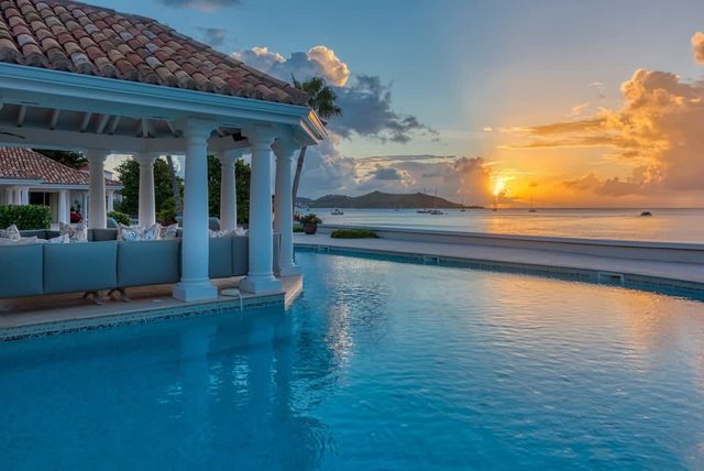 Petite Plage 5 (6 bedrooms) - Stunning beachfront villa, Grand Case, St. Martin — Grand Case