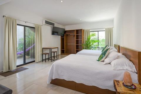 Amazing location+A/C+Patio+WIFI+10min from beach — Cancún, Quintana Roo