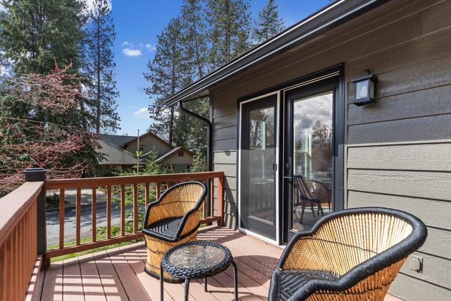 Shoreline Retreat - Luxury Home in Sanders Beach
