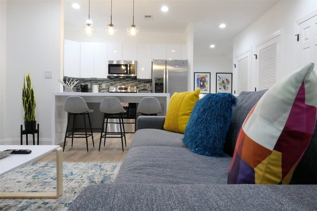 Pop Art Chic! Stunning Shaw - U Street Apartment — Washington, DC