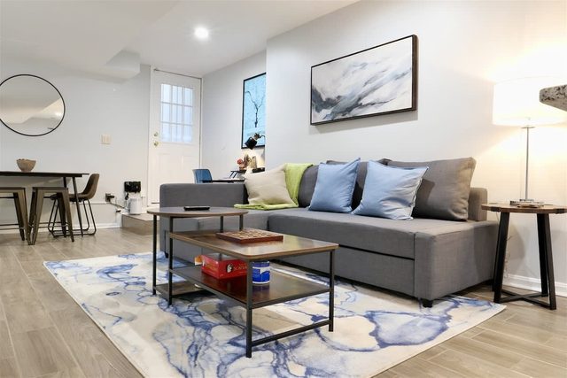 Trendy Apt in Bloomingdale - Parking