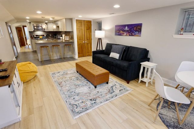 Capitol Hill Apt by Union Station, Sleeps 4