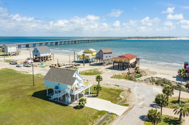 Gulf Beach Breeze - Scenic Beach, Bridge & Blue View
