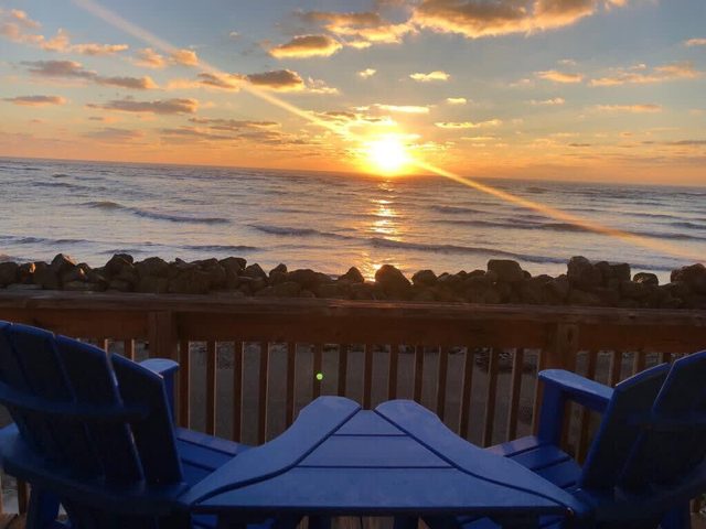 Waterfront Retreat - About the View? Home's 4 You!