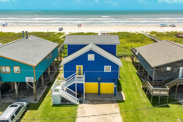 Bellamy's Retreat - Wake, Walk, Surf the Waves!