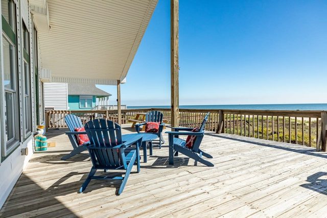 Pelican's Paradise - Private Boardwalk, Oceanfront