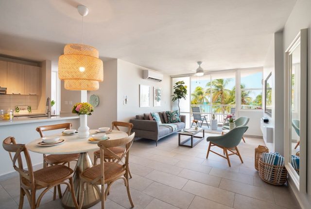 Solis Beach Flat | Pool Access & Steps from Beach