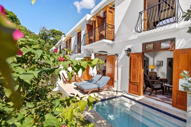 Limón y Playa | Luxury Tropical Getaway in Rincón — Rincón, PR