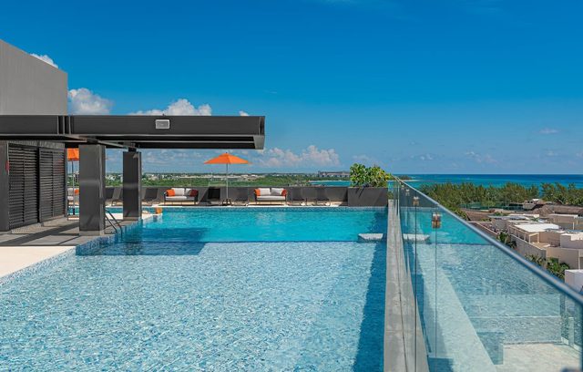 Beautiful 1 Br ocean front apartment