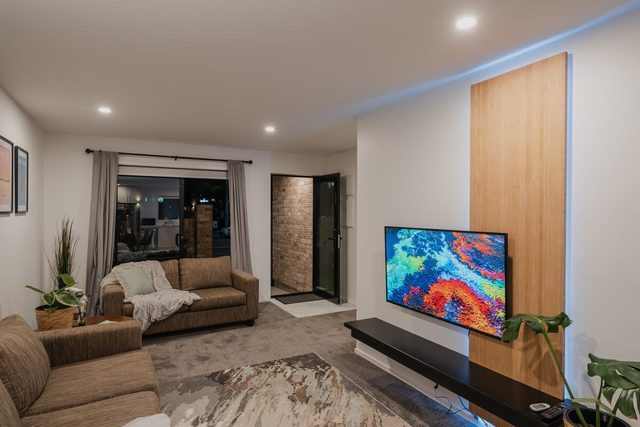 CBD City Base | 4BR + 4 Baths | Sleeps 8