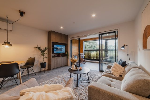 Christchurch 1BR | Hagley Park Views + CBD