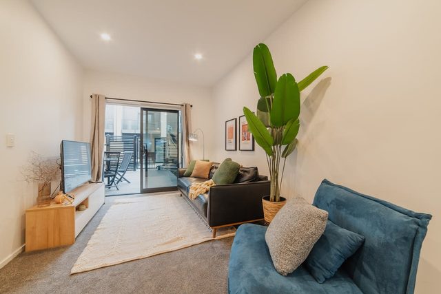 Riverside City Base | 4BR + BBQ | Group Stay