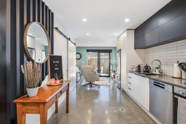 Hutt Central | Dreamcatcher Cottage 2BR