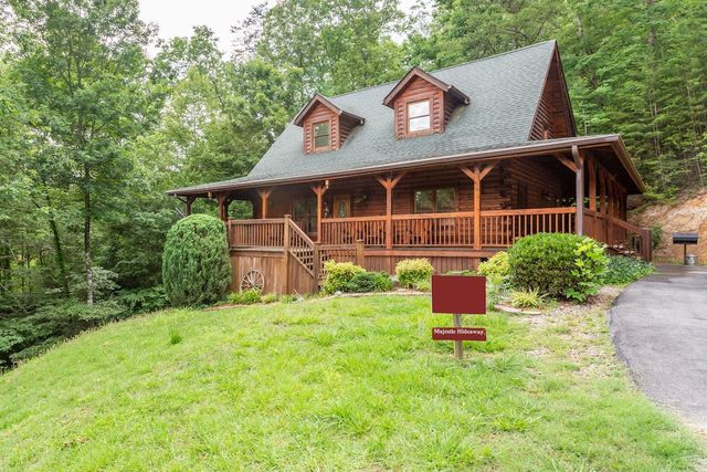 Less than 15 Min 2 Pigeon Forge Parkway/Spacious
