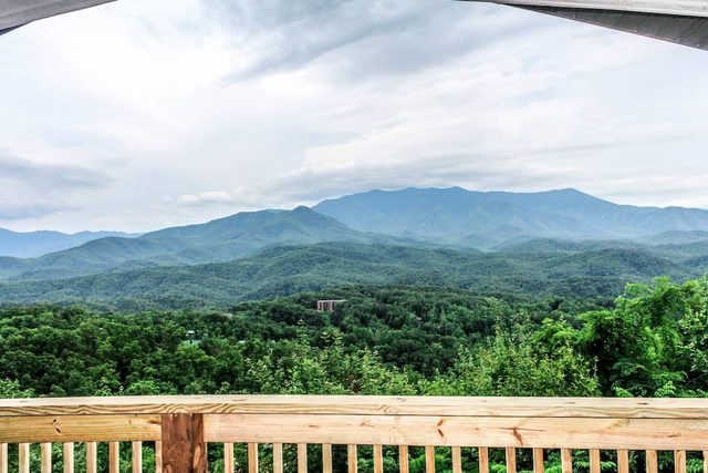 Gatlinburg & the Great Smoky Mountains: the Tennessee Side