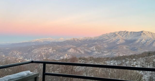 Extraordinary Mountain Views/Indoor Pool & Hot Tub