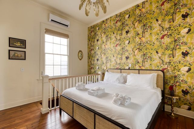 The Ashley Speakeasy King Suite includes breakfast — Charleston, SC