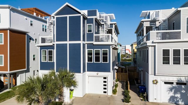 SeaRenity with rooftop and ocean views