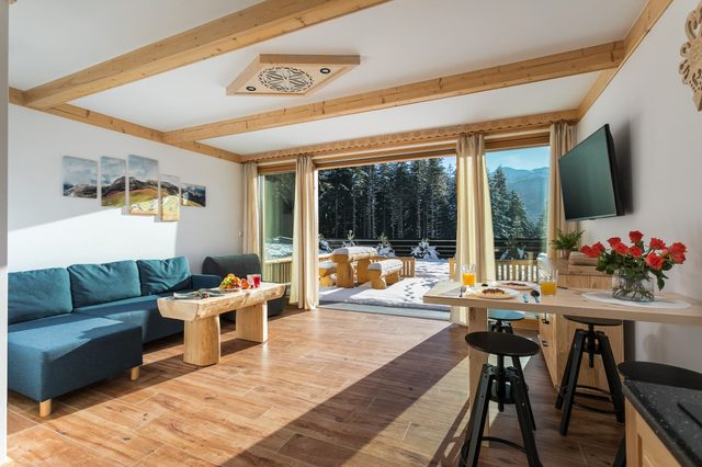 Szymaszkowa 12 | Climatic Apartment | Parking | Sauna & Hot tub — Zakopane, Lesser Poland
